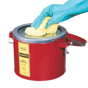 Latones metálicos para limpieza Justrite 10471 - 6 Litros - Color rojo